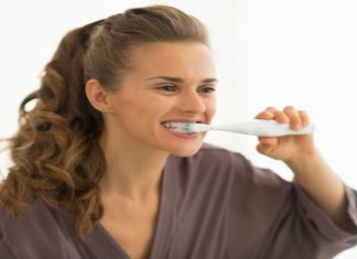 How Does an Electric Toothbrush Work?